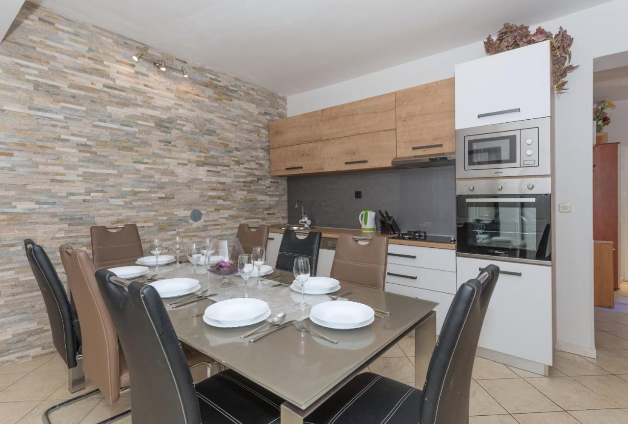 Vanja Apartment *